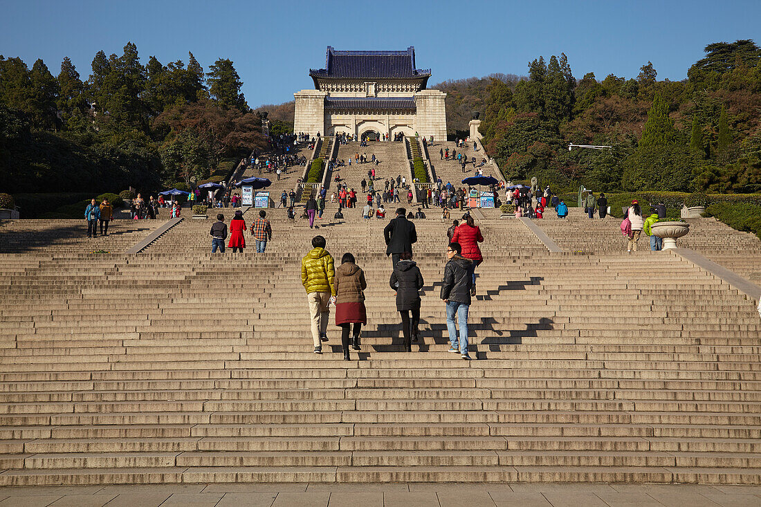 Treppe zum Grab von Sun Yat-sen, im Sun Yat-sen Mausoleum in Nanjing, China, Nanjing, Provinz Jiangsu, China