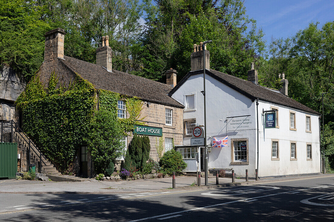 Typische Architektur in Matlock, Derbyshire, Großbritannien, Matlock, Derbyshire, England