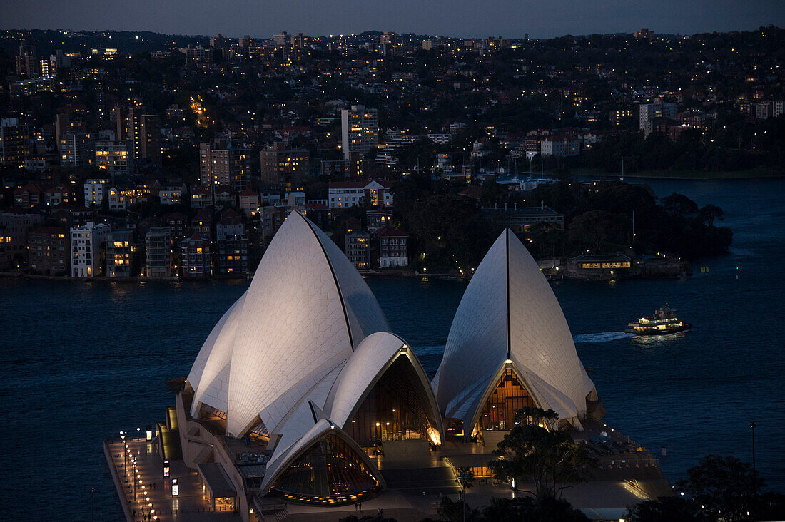 Der Hafen von Sydney und das Opernhaus von Sydney in Sydney, Australien, Sydney, New South Wales, Australien