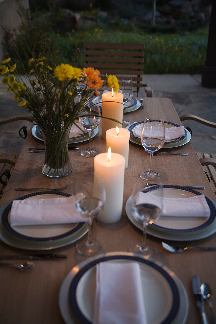 Overview of Table with Place Settings
