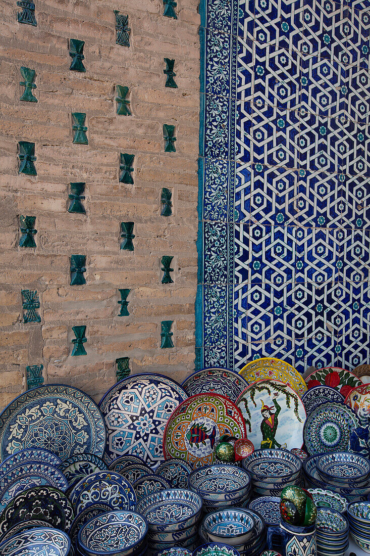 Töpferwaren zum Verkauf im Tasch Khauli Palast,1830,Itchan Kala in Chiwa,Usbekistan,Chiwa,Usbekistan