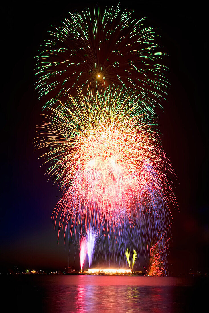 Feuerwerk, English Bay, Vancouver, Britisch-Kolumbien, Kanada