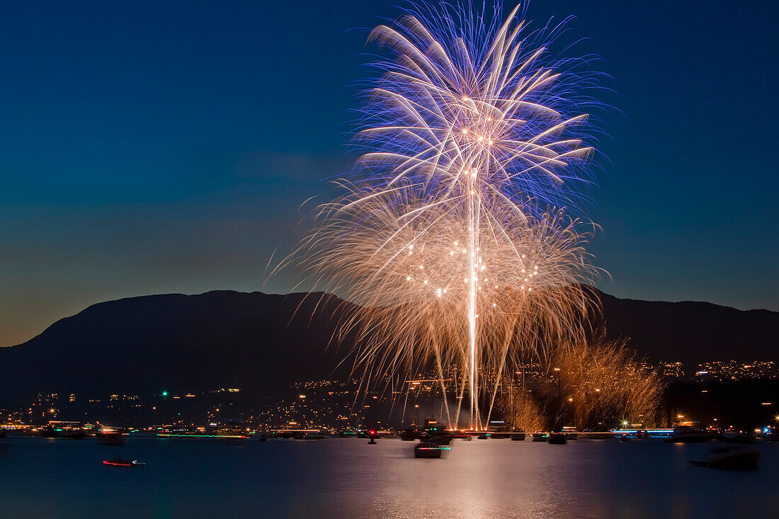 Feuerwerk,English Bay,Vancouver,British Columbia,Kanada