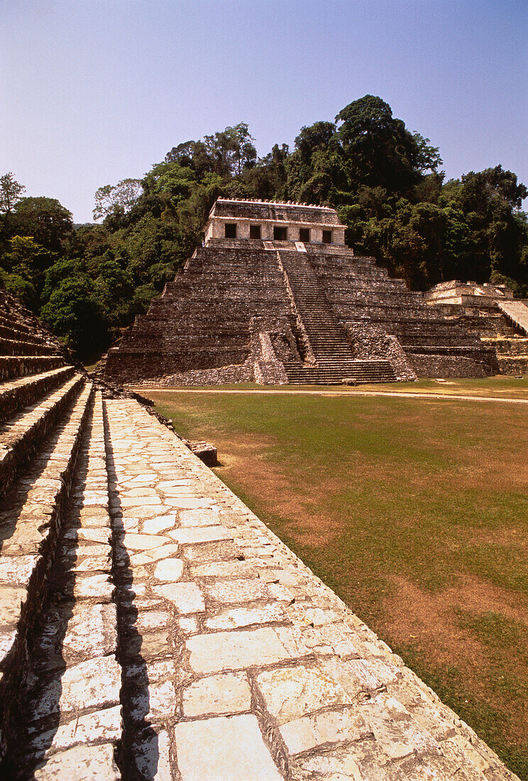 Stufen des Zentralpalastes und des Tempels der Inschriften, Maya-Ruinen von Palenque, Mexiko