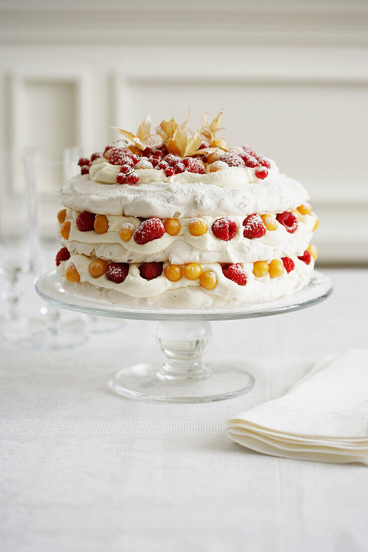 Meringue with Fruit