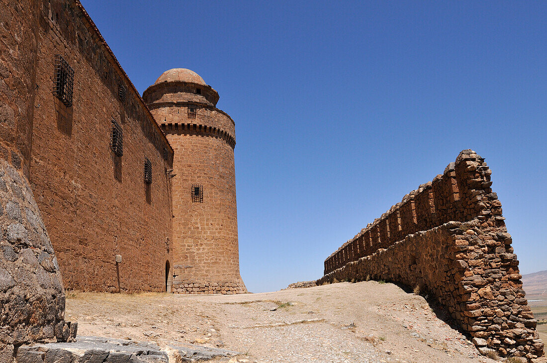 Schloss und Mauer,Calahorra,Spanien