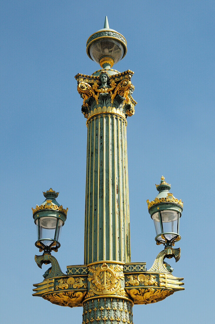 Verschnörkelte Straßenlampe,Place de la Concorde,Paris,Frankreich