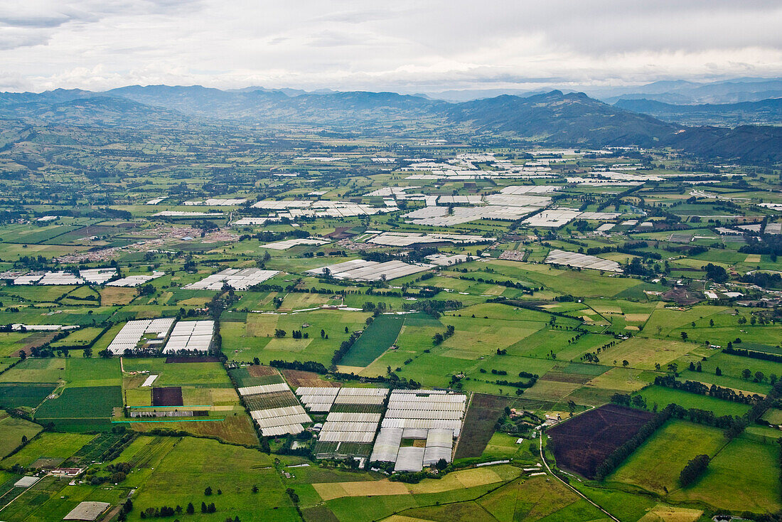 Luftaufnahme von Gewächshäusern, nahe Bogota, Kolumbien