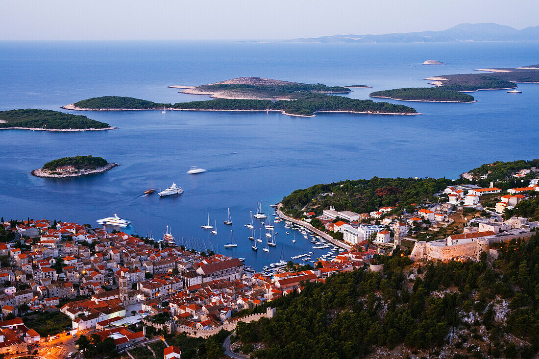 Stadt Hvar in der Abenddämmerung,Hvar,Kroatien