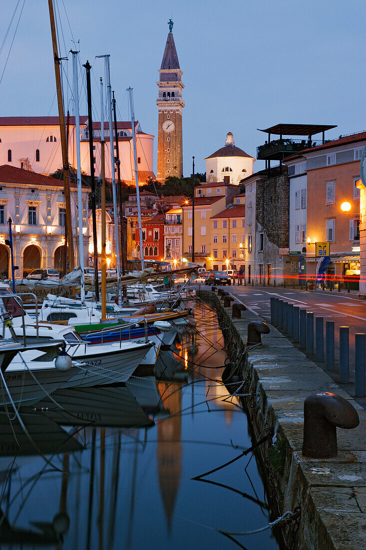 Stadt Piran in der Abenddämmerung,Slowenien