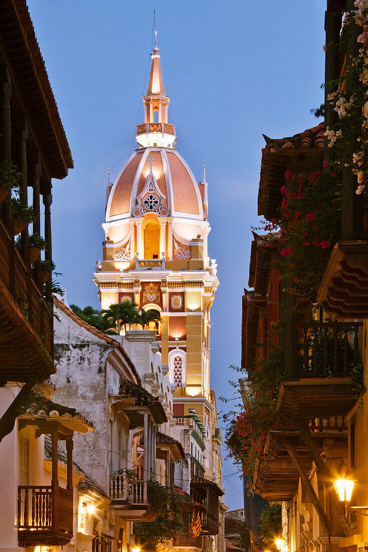 Cartagena's Kathedrale und Straßenszene,Cartagena,Kolumbien