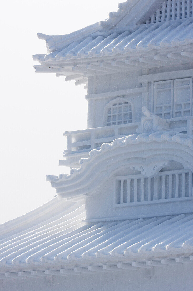 Pagoden-Schneeskulptur im Odori-Park, Sapporo-Schneefest, Sapporo, Hokkaido, Japan