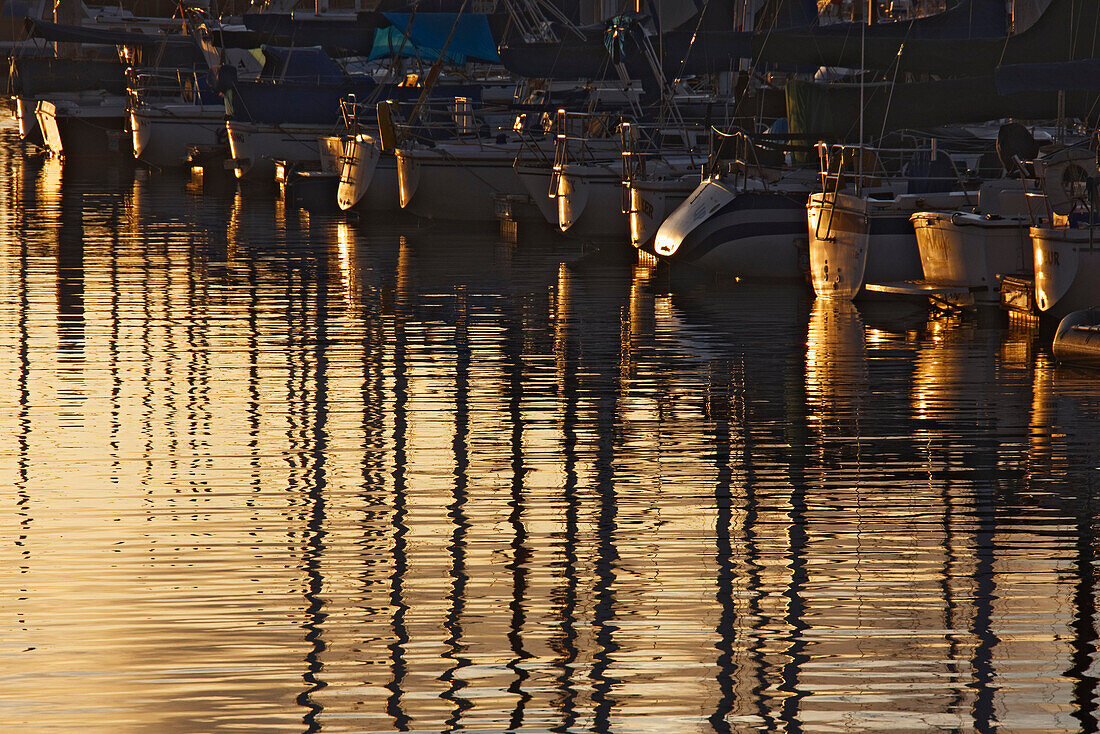 Yachthafen in der Morgendämmerung,Santa Barbara,Kalifornien,USA