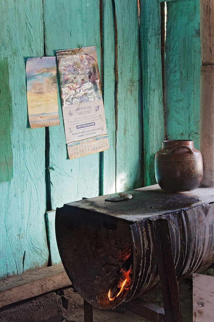 Grill im rustikalen Restaurant,Sierra Chinqua Schmetterlingsreservat,Angangueo,Michoacan,Mexiko