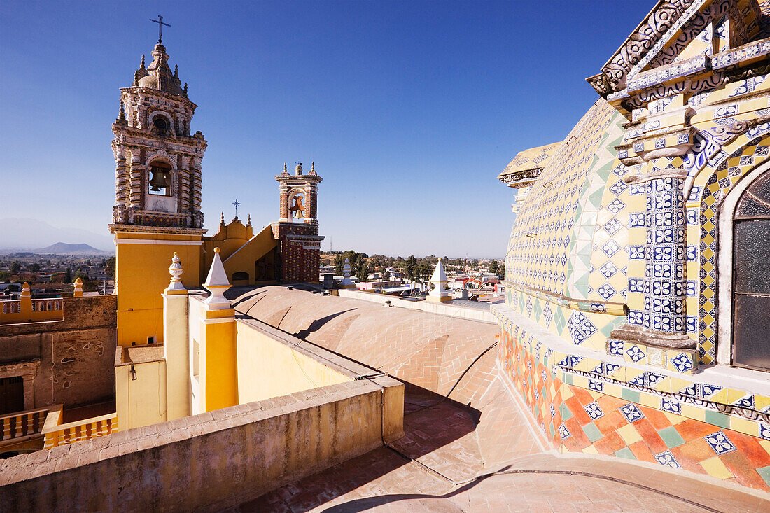 Dach der Kirche von San Fransisco, Acatepec, Cholula, Mexiko