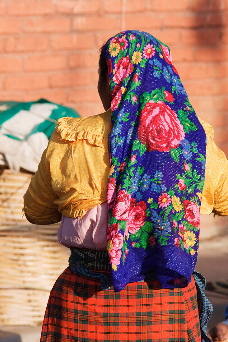 Frau auf dem Markt, Tlacolula de Matamoros, Oaxaca, Mexiko