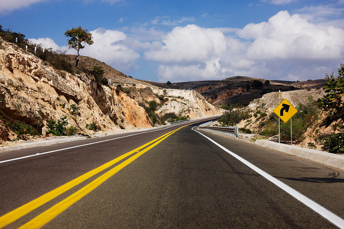 Mautautobahn zwischen Mexiko-Stadt und Oaxaca, Mexiko