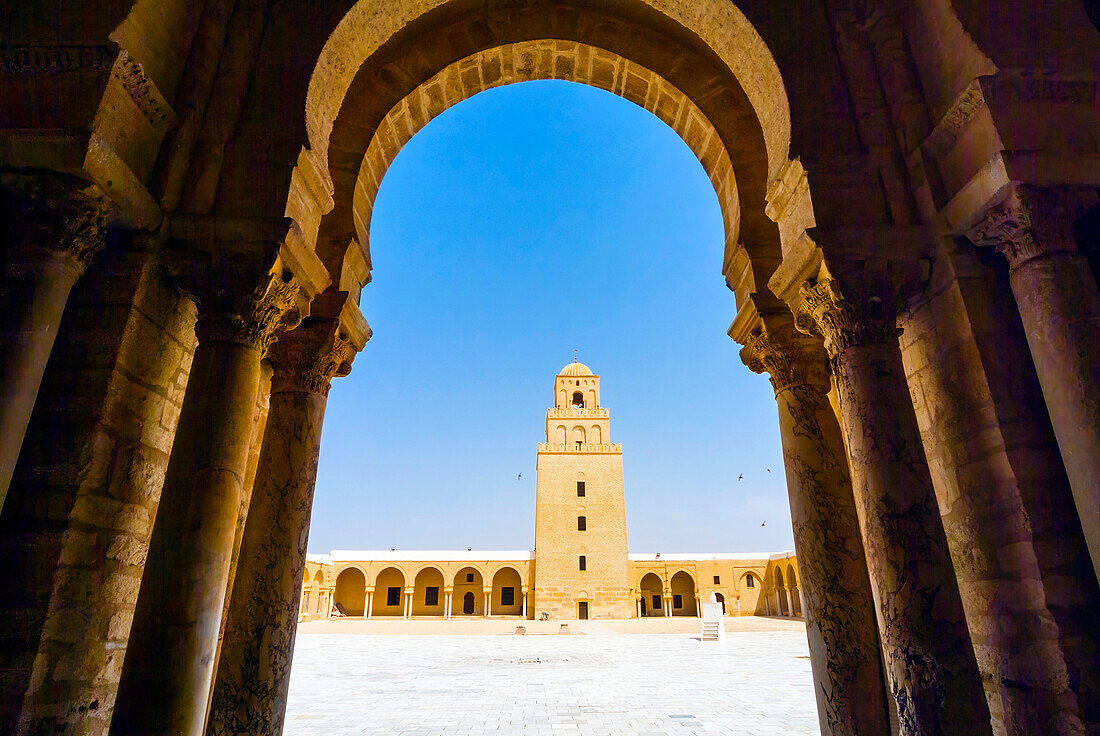 Innenraum der Großen Moschee von Kairouan (Moschee von Uqba), UNESCO-Weltkulturerbe, Kairouan, Tunesien, Nordafrika, Afrika