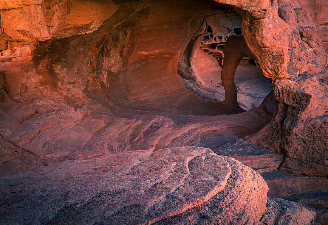 Windstone Arch (The Fire Cave),Valley of Fire State Park,Nevada,United States of America,North America