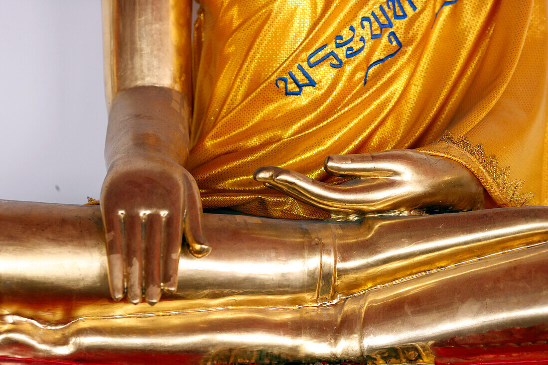 Golden Buddha statue,earth witness gesture,Wat Pho (Temple of the Reclining Buddha),Bangkok,Thailand,Southeast Asia,Asia
