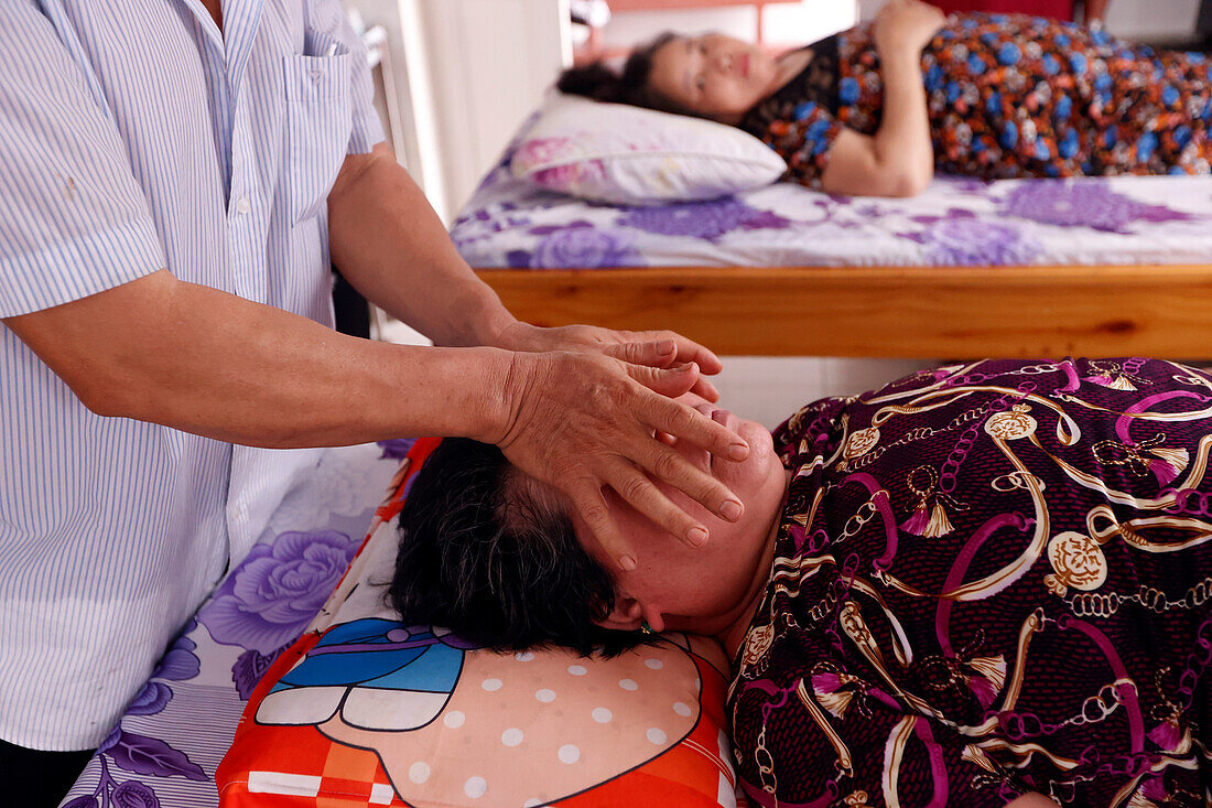 Massage, vietnamesische Klinik für traditionelle Medizin, Cu Chi, Vietnam, Indochina, Südostasien, Asien