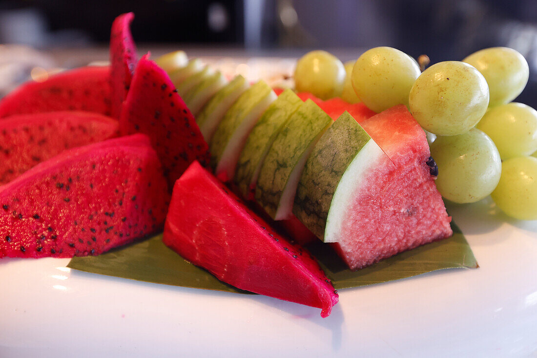 Frisches Obst auf einem Buffet in einem Restaurant, Ho-Chi-Minh-Stadt, Vietnam, Indochina, Südostasien, Asien