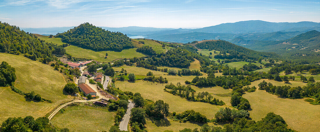 Erhöhte Ansicht der Landschaft in der Nähe von Borello, Emilia Romagna, Italien, Europa