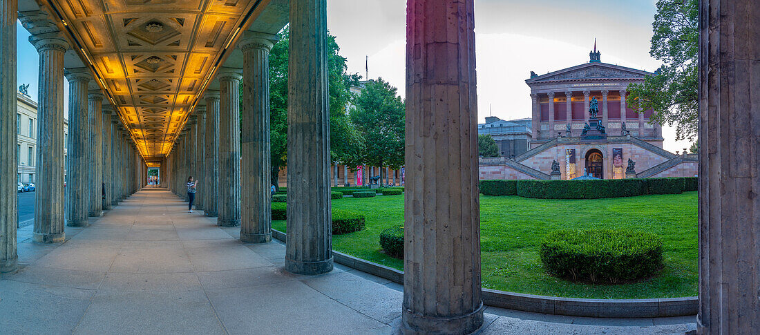 Blick auf den Kolonnadenhof,UNESCO-Welterbe,Museumsinsel,Mitte,Berlin,Deutschland,Europa