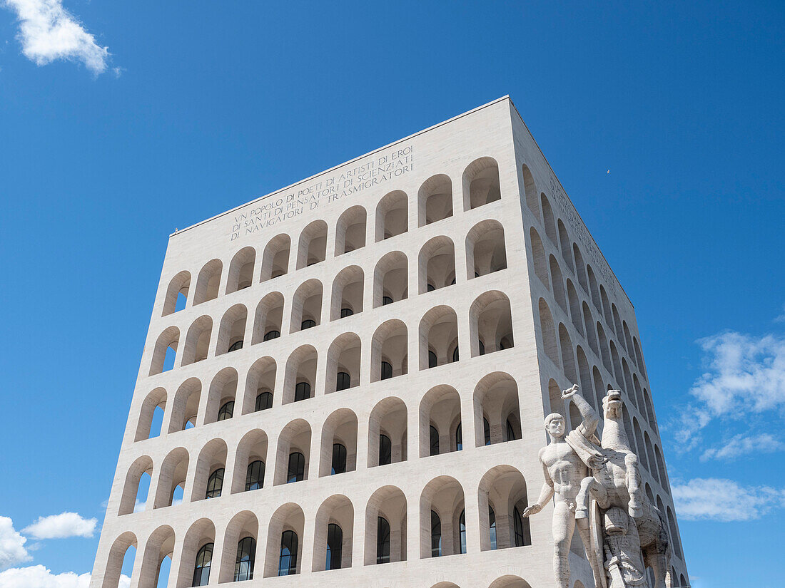 Palazzo della Civilta (Platz Kolosseum),Mussolini Architektur,EUR Bezirk,Rom,Lazio,Italien,Europa