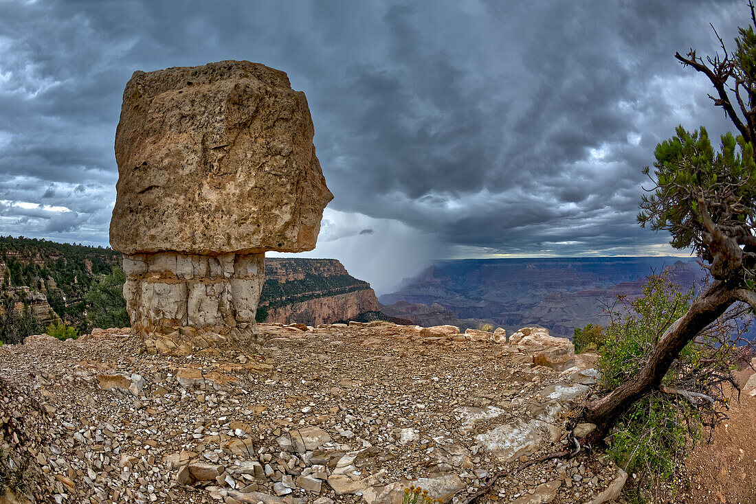 Sturm, der sich dem Shoshone Point am South Rim nähert, Grand Canyon National Park, UNESCO-Welterbe, Arizona, Vereinigte Staaten von Amerika, Nordamerika