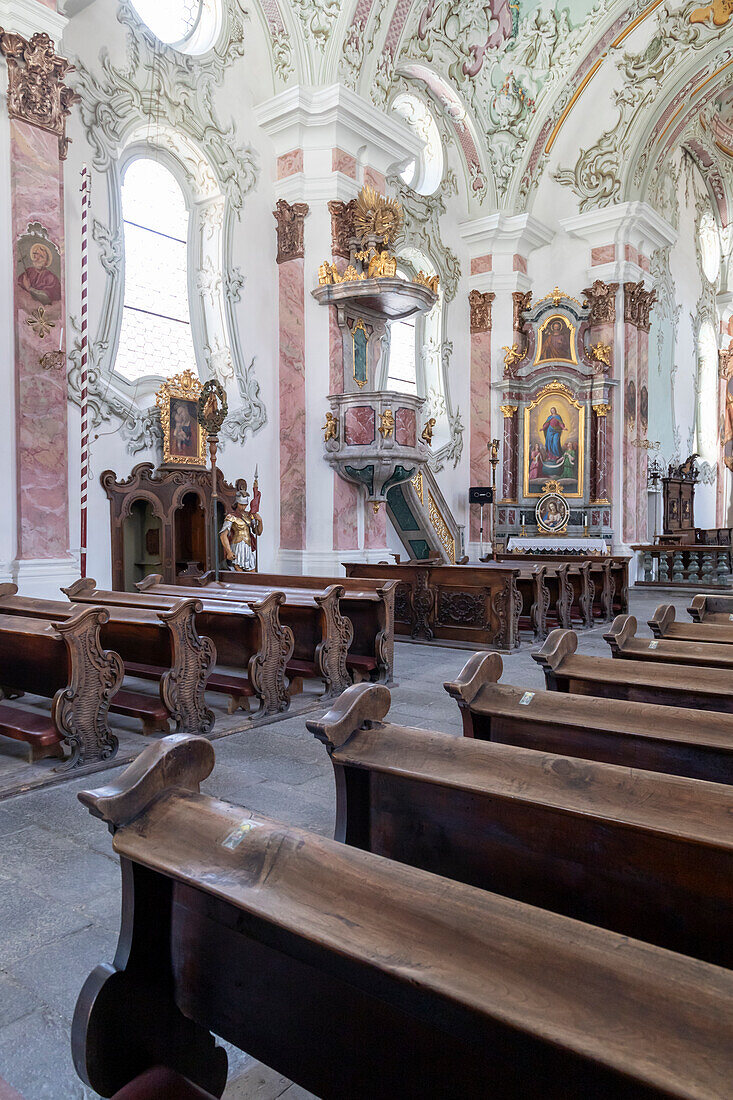 Innenraum,Michaelskirche,Innichen,Hochpustertal,Bezirk Bozen,Sudtirol (Südtirol),Italien,Europa