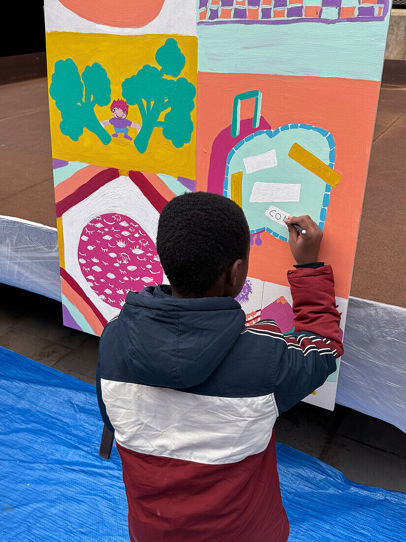 Street artistic project created by ArteBrije Studio in collaboration with immigrant children in Zaragoza,Spain