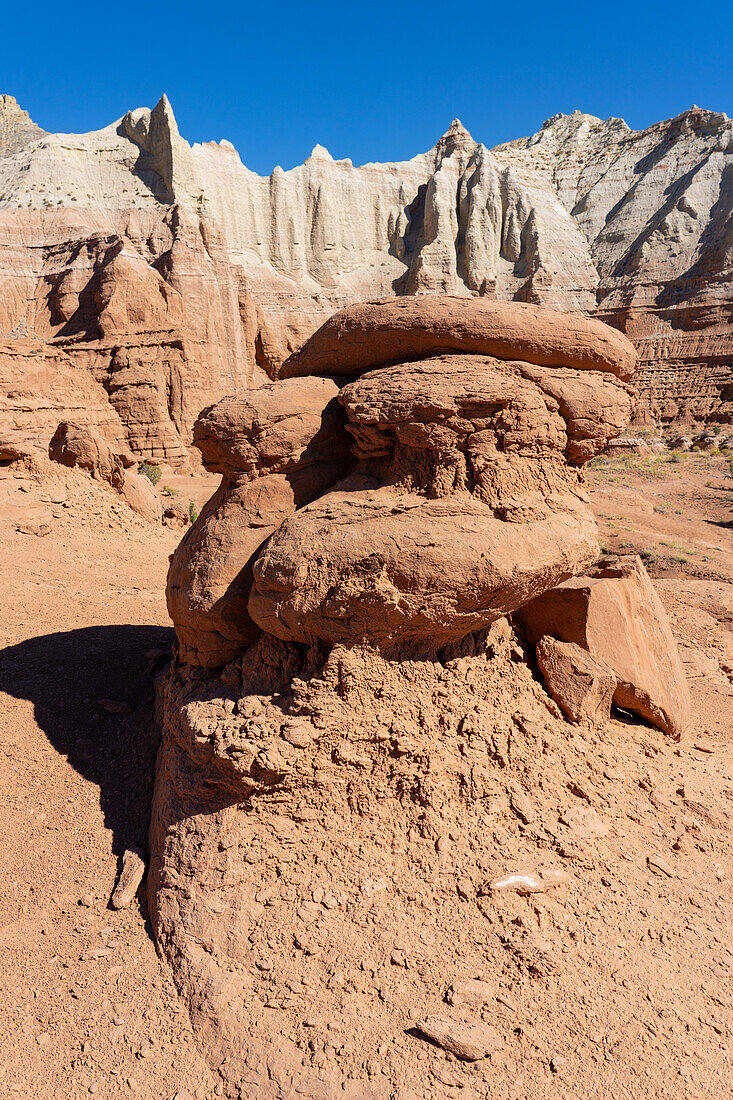 Erodierte Sandsteinformationen auf dem Angel's Palace Trail im Kodachrome Basin State Park in Utah.