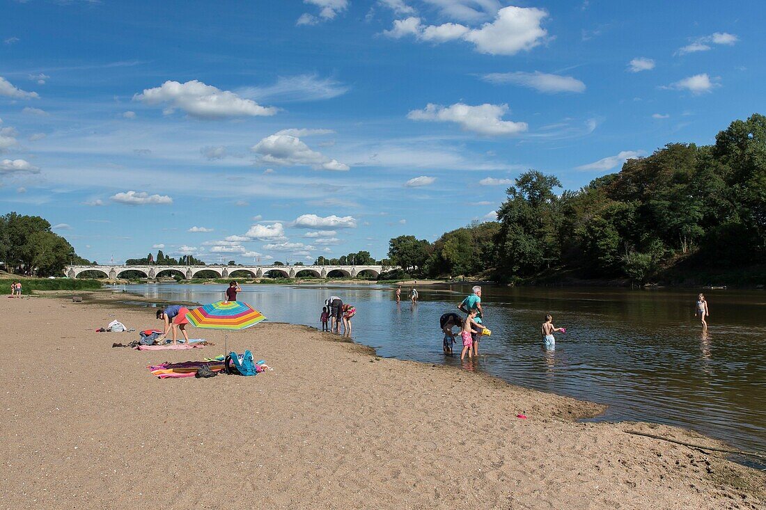 Frankreich, Indre et Loire, Loire-Tal als Weltkulturerbe der UNESCO, Tours, Tours, der Strand an der Loire