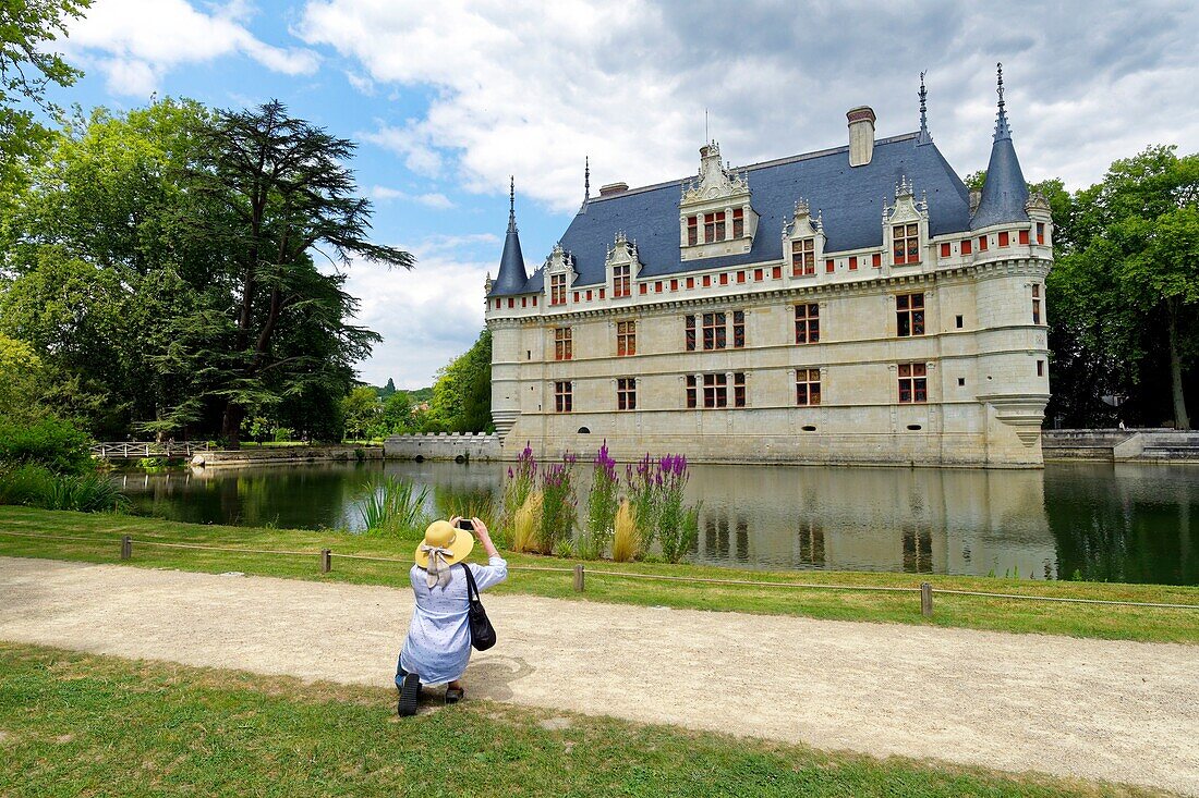 Frankreich, Indre et Loire, Loire-Tal, von der UNESCO zum Weltkulturerbe erklärt, Schloss von Azay le Rideau, erbaut von 1518 bis 1527 von Gilles Berthelot, im Stil der Renaissance