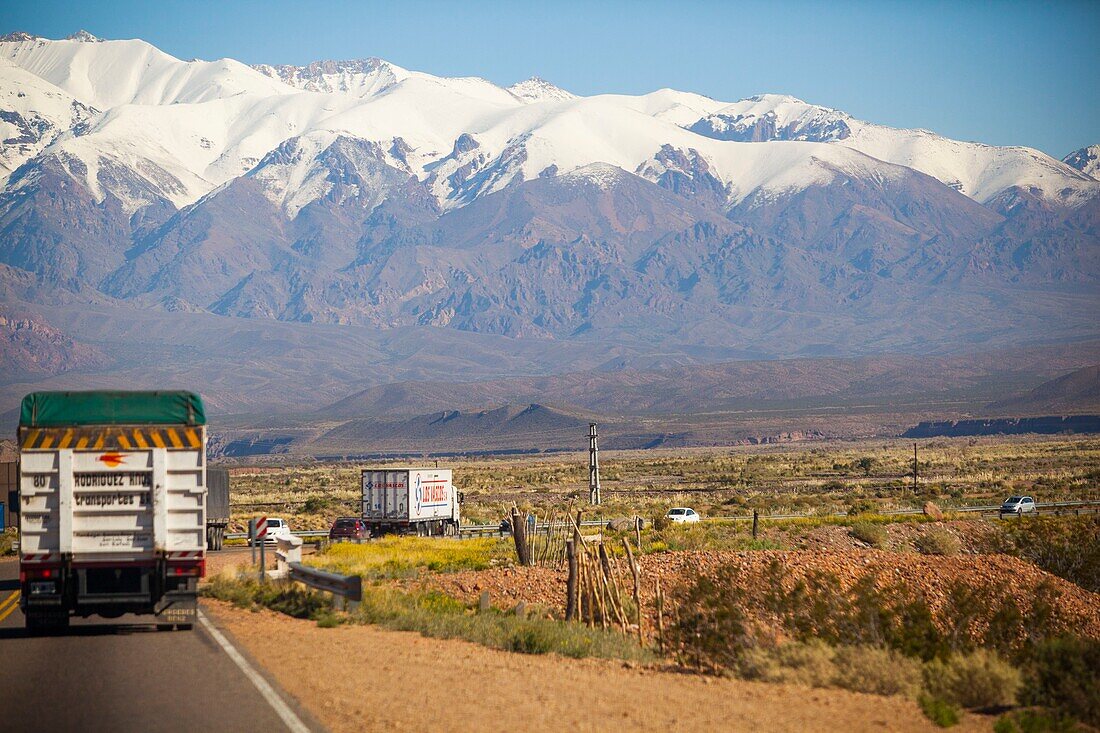 Argentina, Mendoza, Vicente Lezea, Basque immigrant to create a transport company that crosses the Andean cordillera to transport bananas from Chile