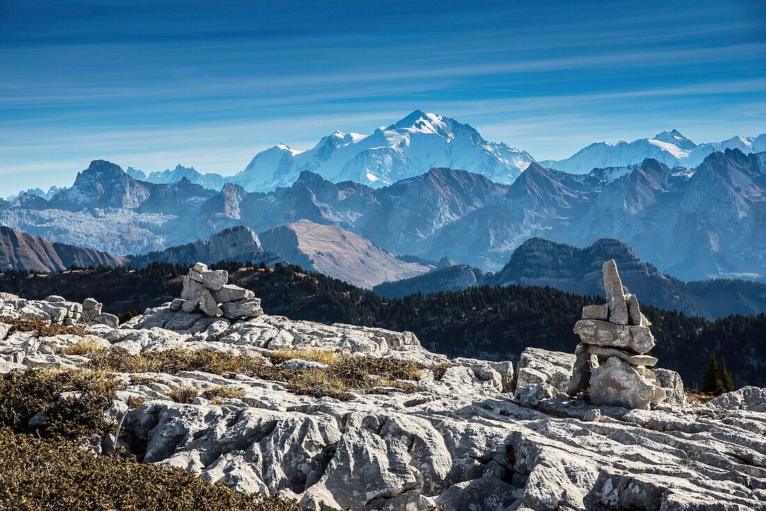 Frankreich, Haute Savoie, Bornes-Massiv, Glieres, Wandertag 4, Passage zum Gipfel des Sous Dine (2000m), Lapis und Blick zum Mont Blanc