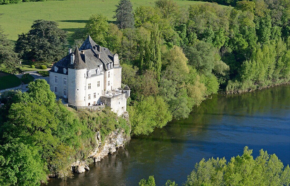 Frankreich, Lot, Lacave, das Schloss von Treyne, Hotel der Relais-Gruppe und Schlösser am Ufer der Dordogne (Luftaufnahme)