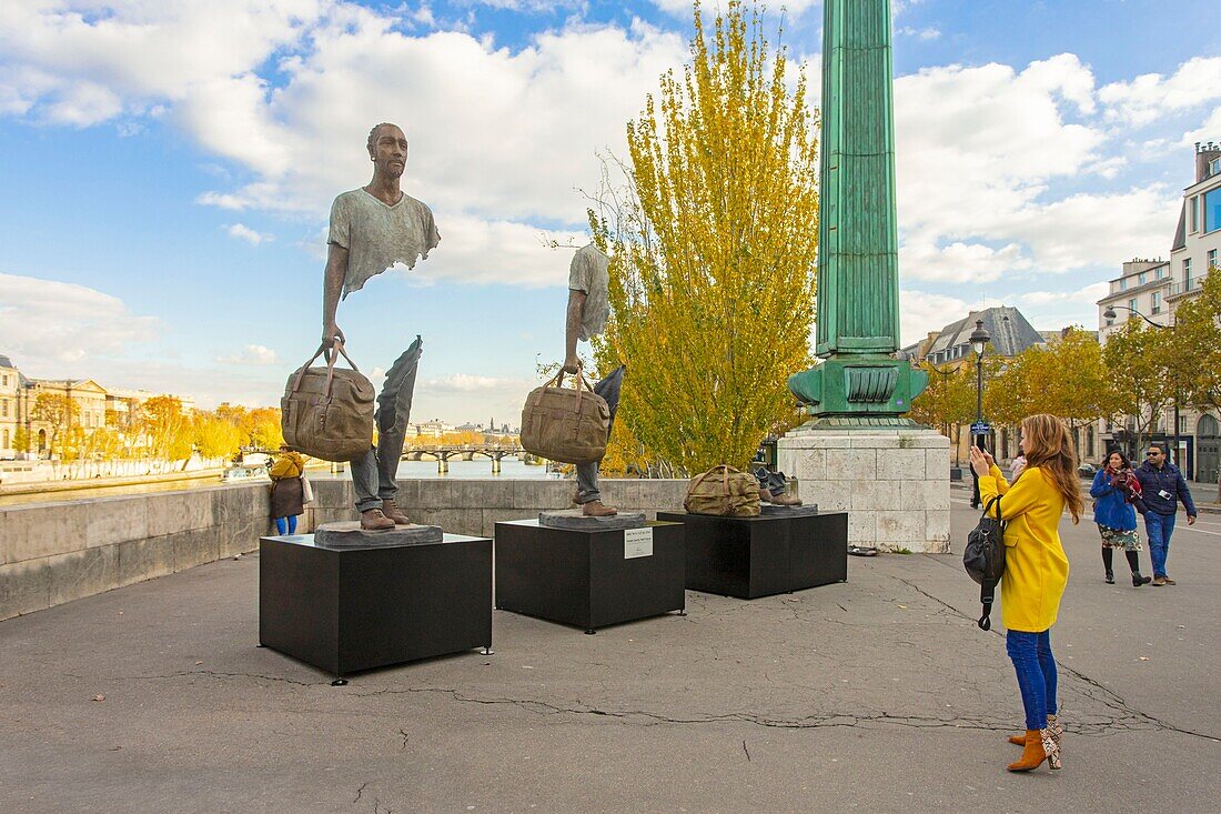 France, Paris, sculpture on the quays of Bruno Catalano: Pierre David Tryptique