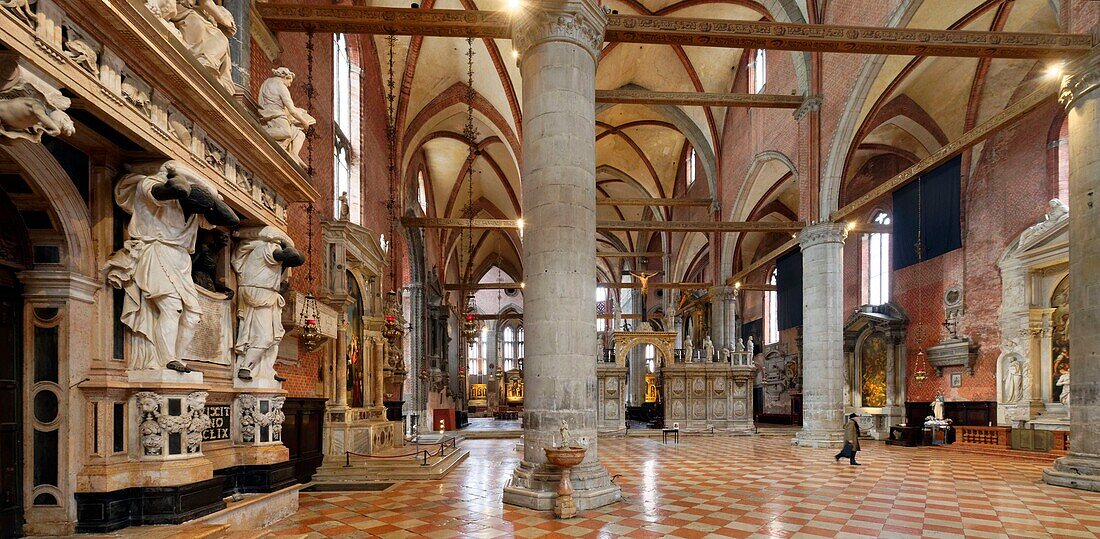 Italien, Venetien, Venedig, von der UNESCO zum Weltkulturerbe erklärt, Stadtteil San Polo, Kirche Santa Maria Gloriosa dei Frari, Barockgrab des Dogen Giovanni Pesaro