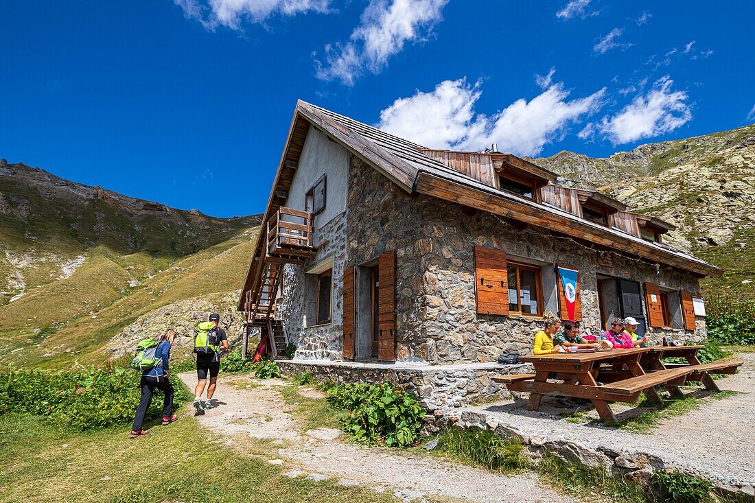 France, Alpes-Maritimes, Mercantour National Park, the refuge CAF (2380m) of the lakes of Vens