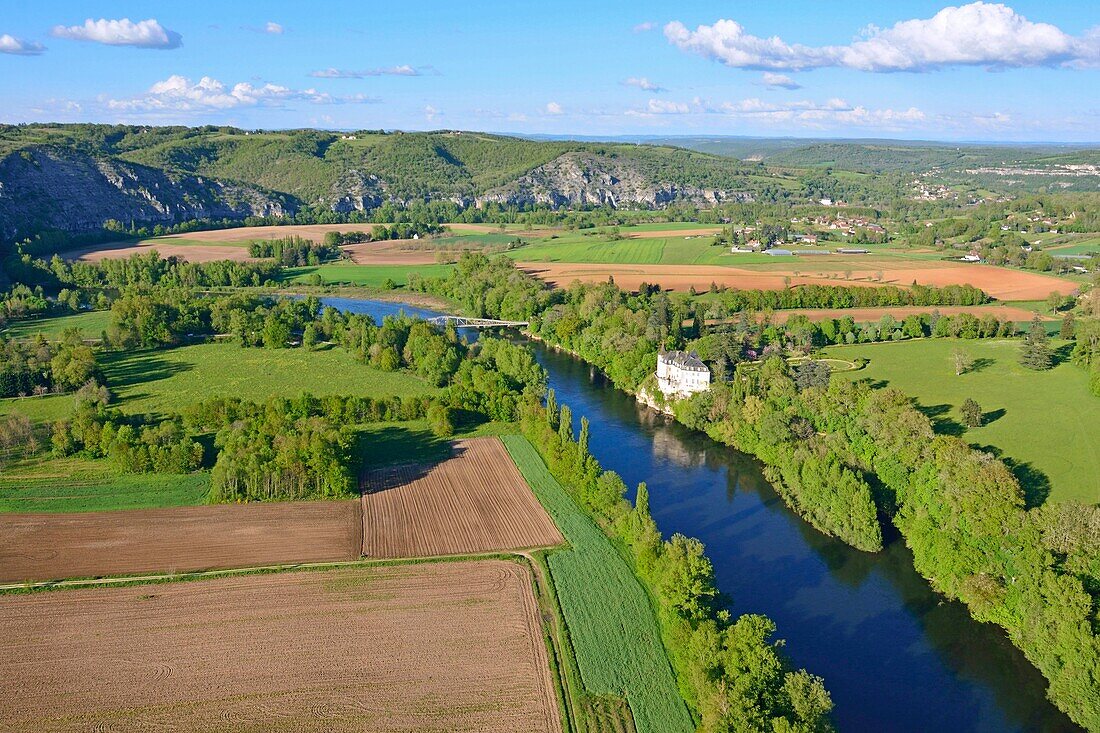 Frankreich, Lot, Lacave, Schloss La Treyne (Luftaufnahme)