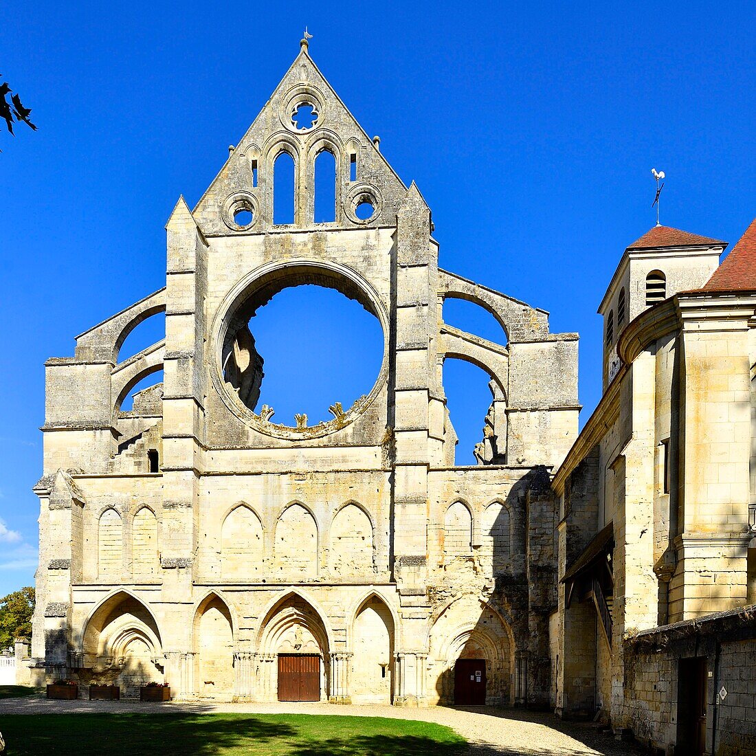 France, Aisne, Longpont, the cistercian abbey, frontage of the Gothic abbey church