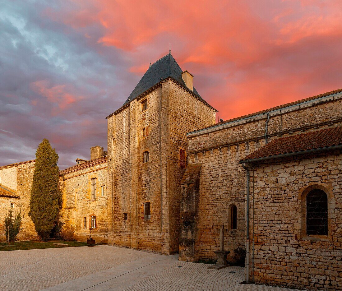 Frankreich, Tarn et Garonne, Montricoux, Schloss Montricoux, Templer-Verlies bei Sonnenaufgang