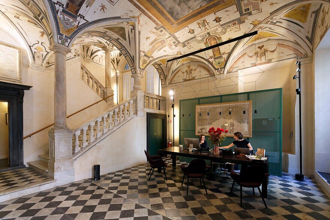 Italy, Liguria, Genoa, the historical centre, Piazza delle Vigne, Palazzo Grillo (former residence converted into a hotel)