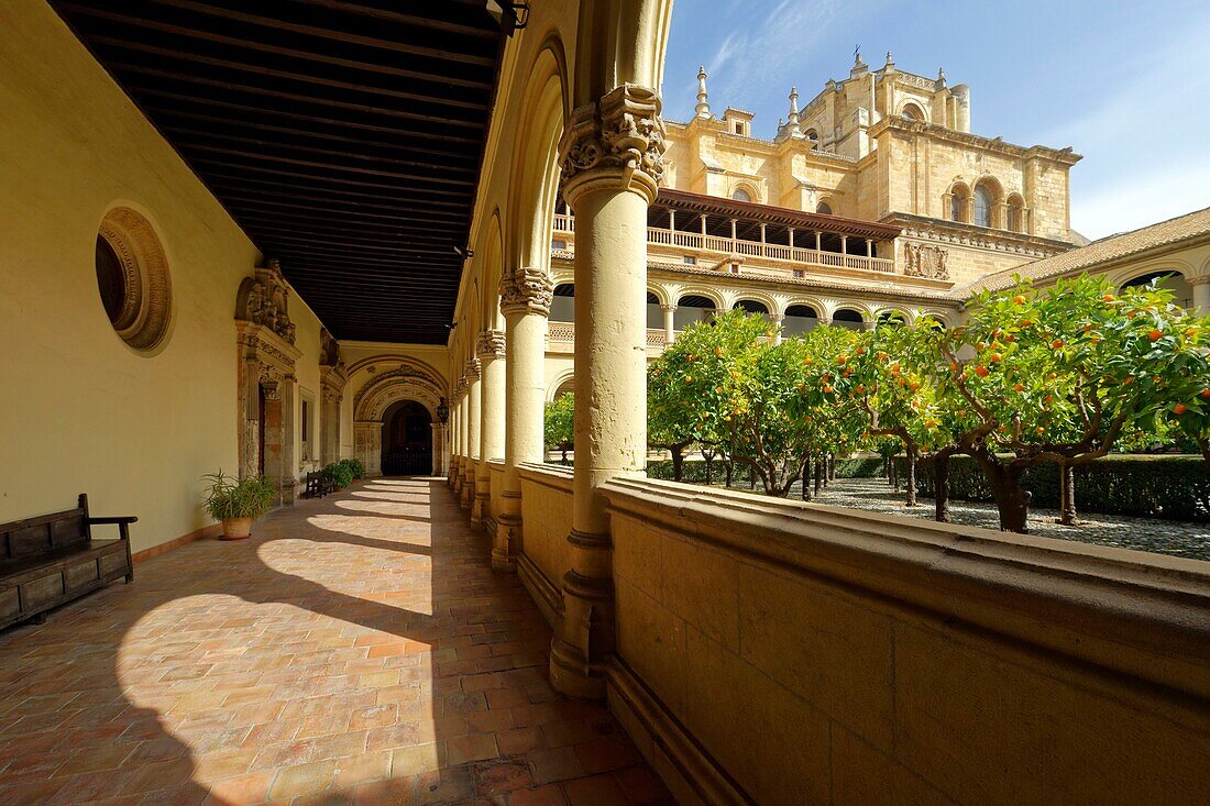 Spanien, Andalusien, Granada, Kloster San Geronimo, die Kirche, der Kreuzgang und die Kirche