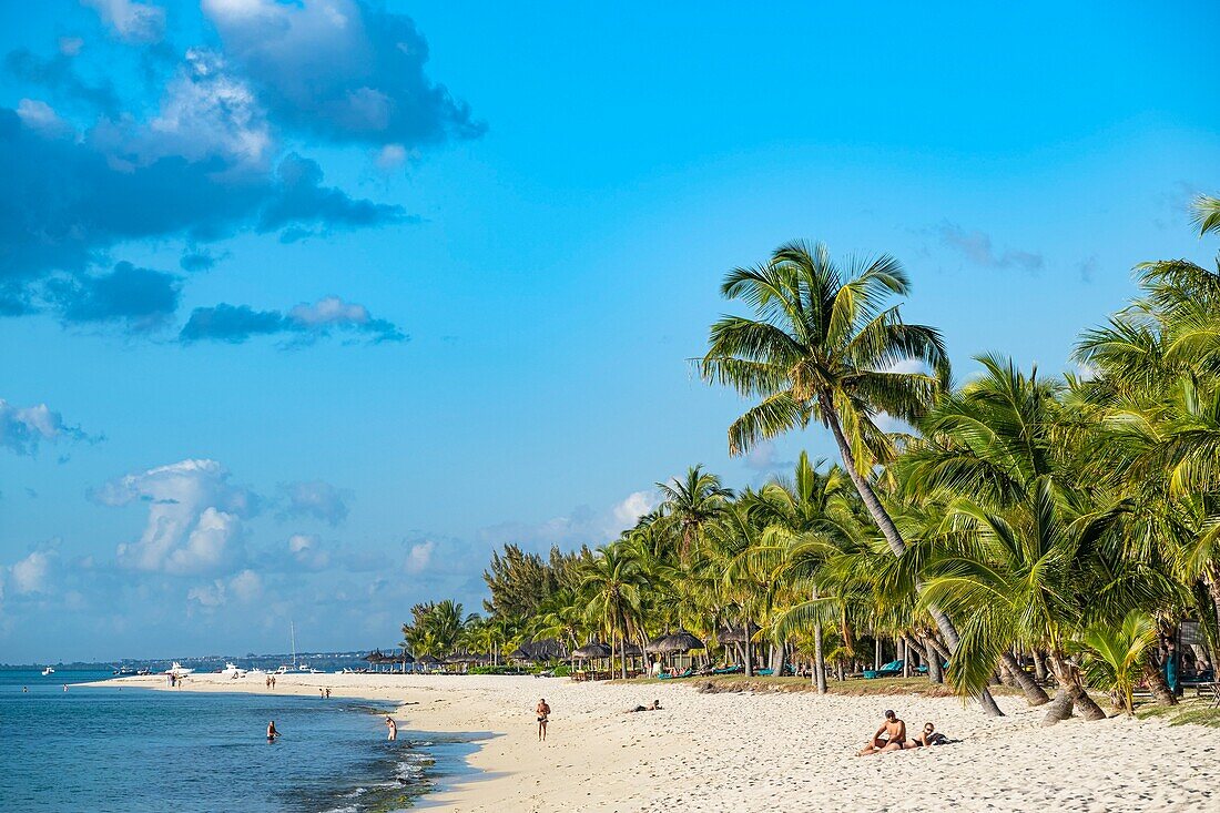 Mauritius, Bezirk Riviere Noire, Strand Morne vor dem Luxushotel Dinarobin Beachcomber Golf Resort & Spa