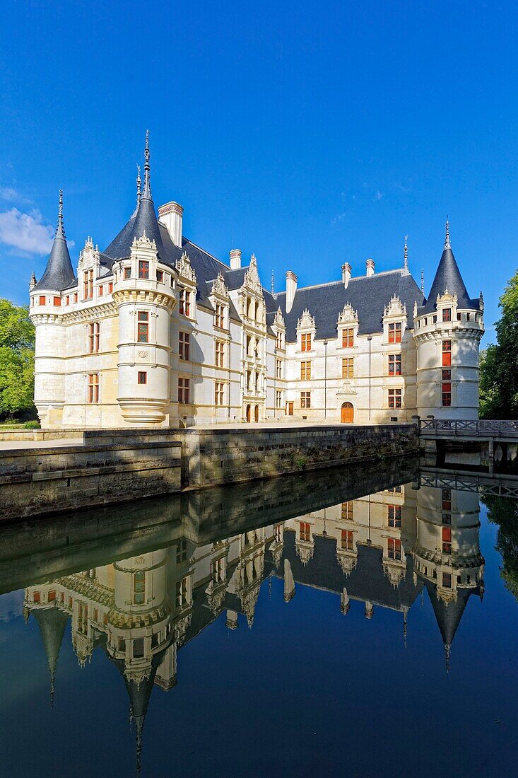 Frankreich, Indre et Loire, Loire-Tal, von der UNESCO zum Weltkulturerbe erklärt, Schloss von Azay le Rideau, erbaut von 1518 bis 1527 von Gilles Berthelot, Renaissance-Stil