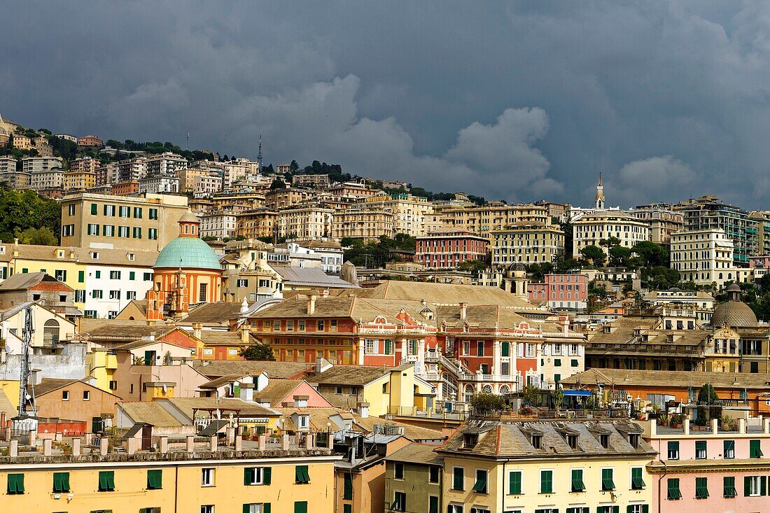 Italien, Ligurien, Genes, Porto Antico (antiker Hafen), Galata Museo del Mare (MUMA), Meeresmuseum des Architekten Renzo Piano (Galata Museo del Mare), Panoramablick von der Aussichtsterrasse auf dem Dach des Museums