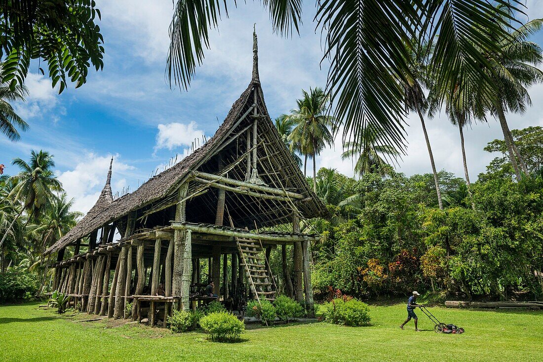 Papua-Neuguinea, Ost-Sepik-Provinz, Sepik River Region, Dorf Kanganamun, Haus der Geister (Haustambaran) namens Walimbi (Luftaufnahme)